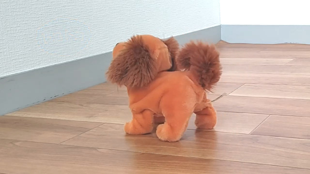 Amazon.co.jp: イワヤ(IWAYA) 電動 動物 犬 ぬいぐるみ シッポをふりふ